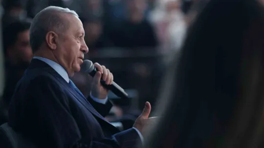 Cumhurbaşkanı Erdoğan: Benim bayrağım yerde duramaz