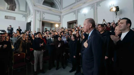 Cumhurbaşkanı Erdoğan: Benim bayrağım yerde duramaz