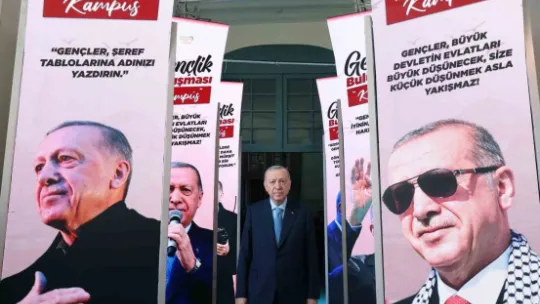 Cumhurbaşkanı Erdoğan: Benim bayrağım yerde duramaz
