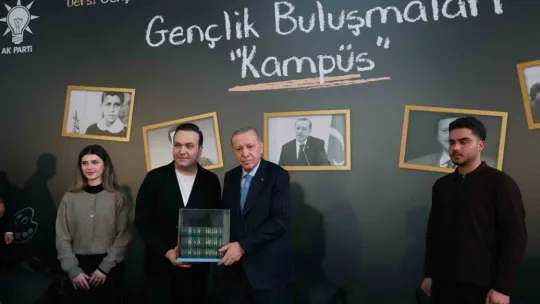 Cumhurbaşkanı Erdoğan: Benim bayrağım yerde duramaz