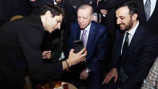 Cumhurbaşkanı Erdoğan, gençlerle bir araya geldi