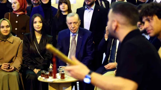 Cumhurbaşkanı Erdoğan, gençlerle bir araya geldi