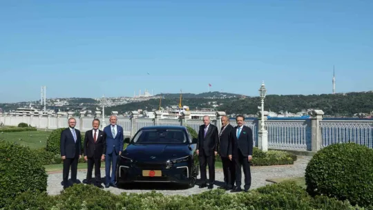 Cumhurbaşkanı Erdoğan, Togg'un yeni modeli T10F'yi test etti