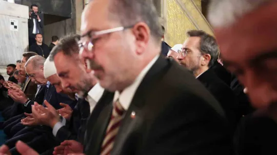 Cumhurbaşkanı Erdoğan yatsı namazını Ayasofya Camii'nde kıldı