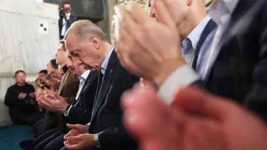 Cumhurbaşkanı Erdoğan yatsı namazını Ayasofya Camii'nde kıldı