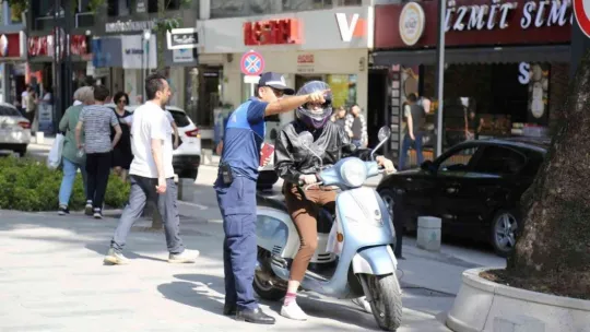 Cumhuriyet Bulvarı'nda öncelik yayaların