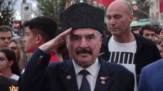 Cumhuriyet'in 100. yıl dönümünde fener alayında buluştular