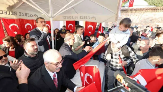 Cumhuriyet'in 99. yılında Türk bayraksız ev kalmayacak