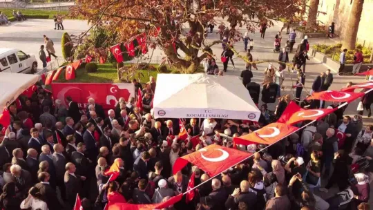 Cumhuriyet'in 99. yılında Türk bayraksız ev kalmayacak