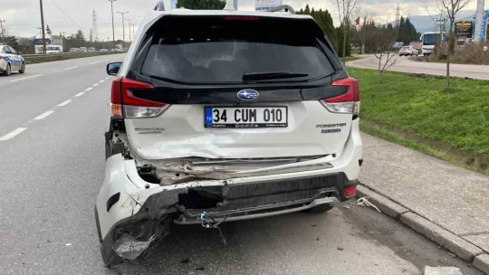 D-100'de 3 araçlık zincirleme kaza: 1 yaralı