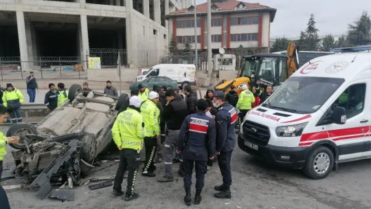 4 araç birbirine girdi, ortalık savaş alanına döndü