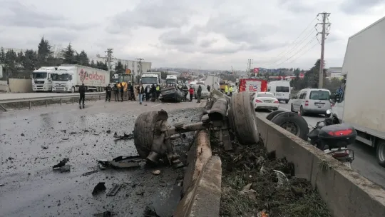 4 araç birbirine girdi, ortalık savaş alanına döndü