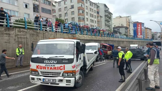 D-100'de 7 araç birbirine girdi ortalık savaş alanına döndü