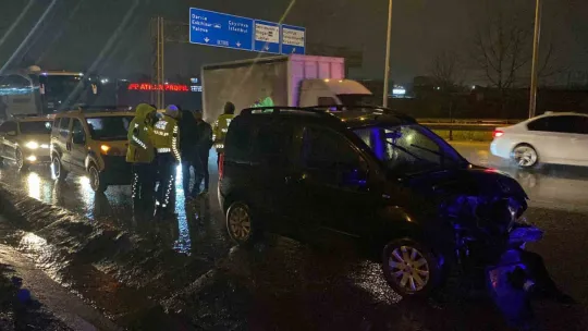 D-100'de bariyerlere çarptı