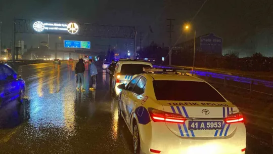 D-100'de bariyerlere çarptı