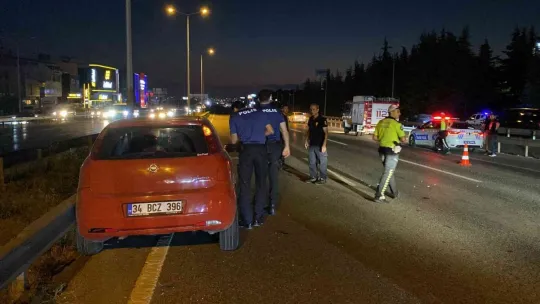D-100'de iki otomobil çarpıştı: 1 yaralı