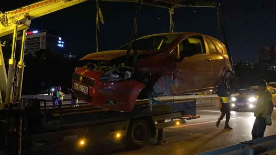 D-100'de iki otomobil çarpıştı: 1 yaralı