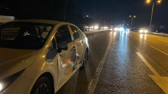 D-100'de iki otomobil çarpıştı: 1 yaralı