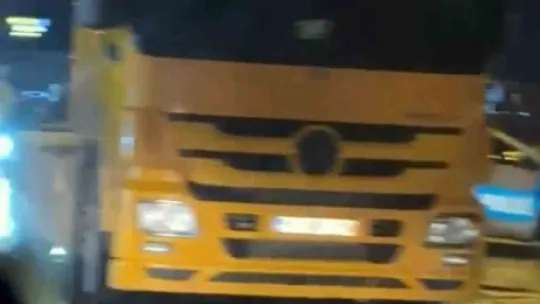 D-100'de tırla çarpışan otomobil hurdaya döndü: 1 ölü, 1 yaralı