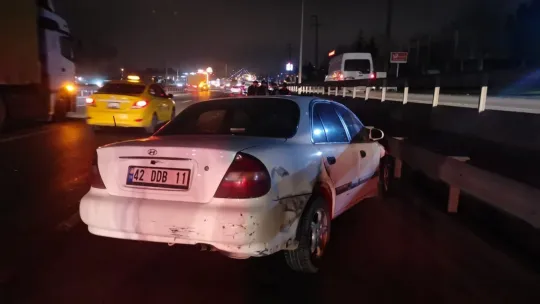 Zincirleme kazada anne ve küçük kızı yaralandı