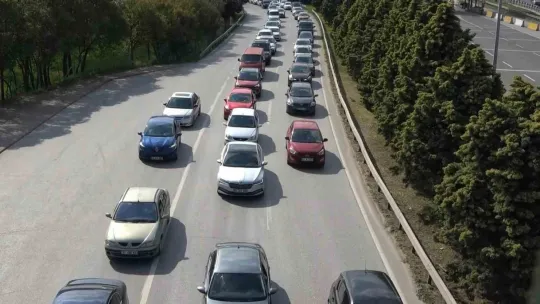 D-100'de yoğun trafik