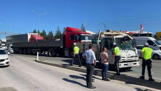 D-100'de zincirleme kaza: 1 yaralı