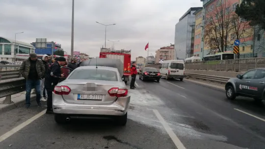 D-100'de zincirleme kazada bir araçta yangın çıktı