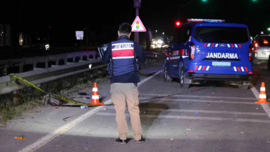 D-100 kara yolunda elektrikli bisiklet ile motosiklet çarpıştı: 1 ölü, 1 yaralı