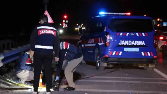 D-100 kara yolunda elektrikli bisiklet ile motosiklet çarpıştı: 1 ölü, 1 yaralı
