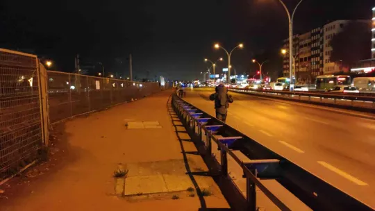 İzmit'te şüpheli çanta fünyeyle patlatıldı