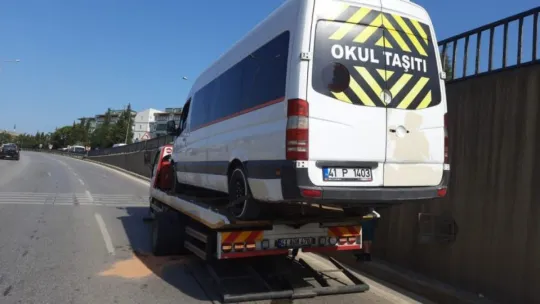 D-100'de çekici arıza yapınca trafik kilitlendi