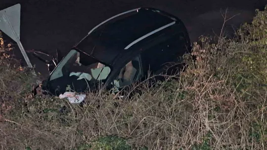 D-140'da kaza yapan araçlar hurdaya döndü: 1 ölü, 2 yaralı