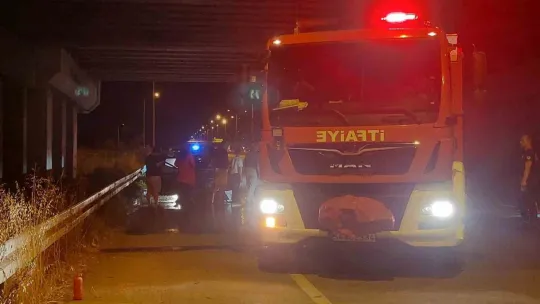 D100'de alev topuna dönen otomobil kullanılamaz hale geldi