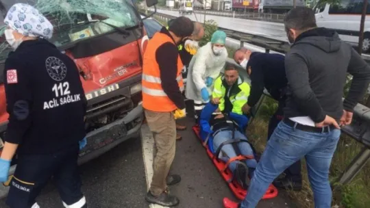 D100'de 10 araç birbirine girdi: 3 yaralı!