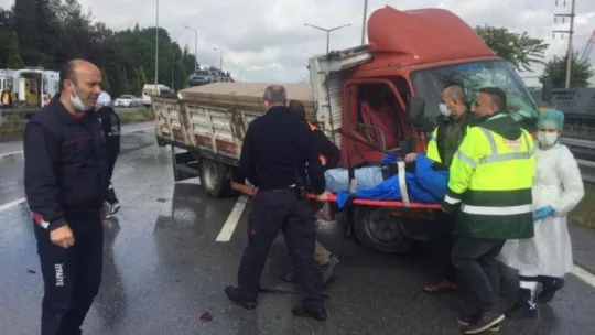 D100'de 10 araç birbirine girdi: 3 yaralı!