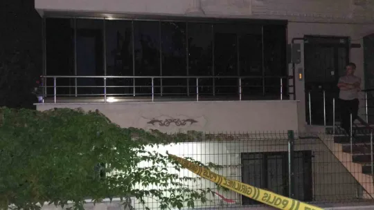 Husumetlisinin evini kurşunladı