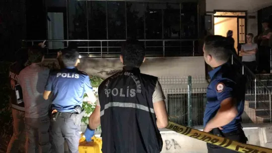 Husumetlisinin evini kurşunladı