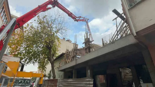 Dairenin zili çalınca yatak odasının yıkıldığını öğrendi