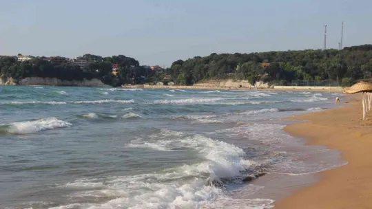 Denize giren 7 üniversite öğrencisinden biri hayatını kaybetti
