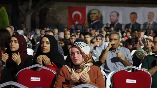 Darbe girişiminde ailesiyle helalleşip sokağa çıktı, 14 yaşında gazi oldu