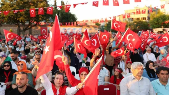 Darbe girişiminde ailesiyle helalleşip sokağa çıktı, 14 yaşında gazi oldu