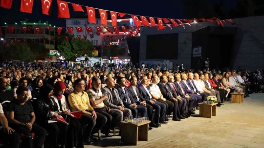 Darbe girişiminde ailesiyle helalleşip sokağa çıktı, 14 yaşında gazi oldu