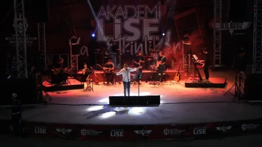 Darıca Sahili, Eser Eyüboğlu ile şenlendi
