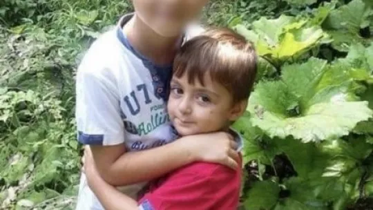 Minik Musa'nın başına yorgun mermi düştü