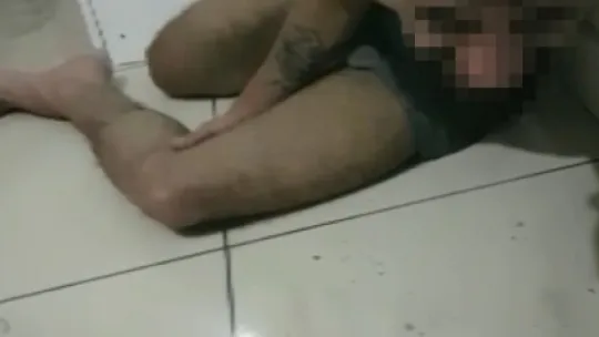Telefon çalan şahsa bodrum katta işkence edip, kayda aldılar