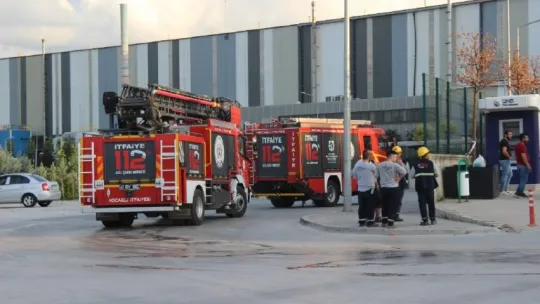 Demir çelik fabrikasında çıkan yangın işçiler tarafından söndürüldü
