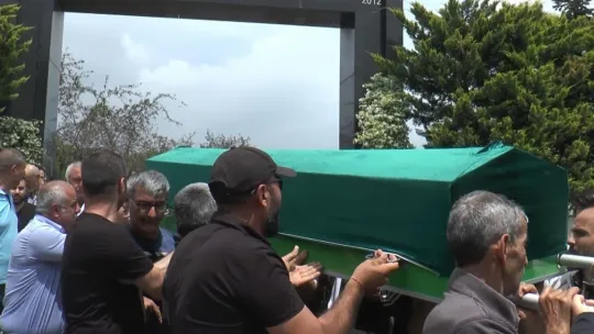 Denizde boğulan genç son yolculuğuna uğurlandı