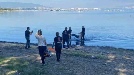 Denizde erkek cesedi bulundu