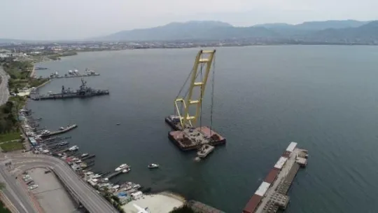 Denizdeki atıl iskelenin yıkımında sona gelindi!