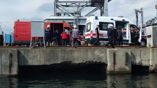Denize düşen bir askerin durumu ciddiyetini koruyor